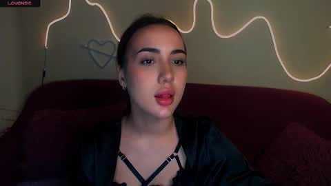 mia_cutie77 online show from November 30, 10:41 am