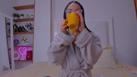 Sarah Luna online show from March 2, 12:36 pm