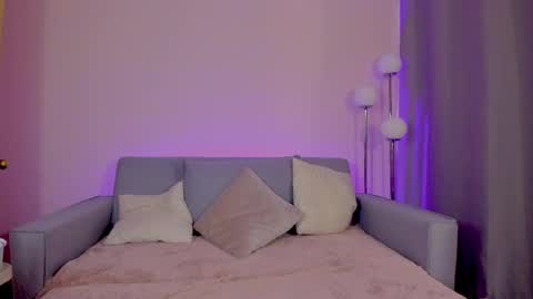 Sarah Luna online show from April 9, 12:10 pm