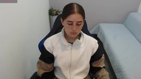 Snapshot of mia_diaz1 chatting on September 22, 1:20 pm Mia online show from September 22, 1:20 pm