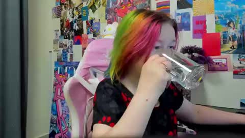 Mia online show from July 6, 3:01 am