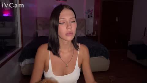 Snapshot of mia_floo chatting on October 22, 2:44 pm mia_floo online show from October 22, 2:44 pm
