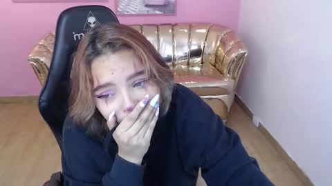 Mia online show from October 18, 2:53 pm