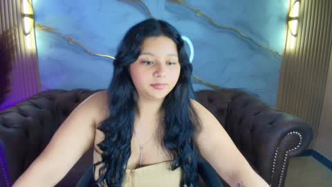 Snapshot of mia_hot_tf chatting on September 12, 8:05 pm Mia online show from September 12, 8:05 pm