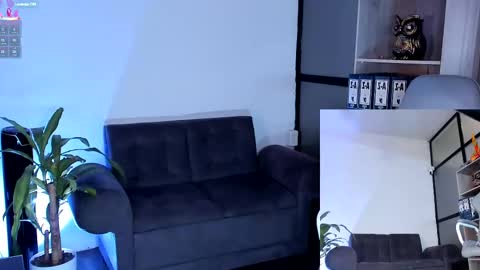 Mia.... Nice to meet you  thumb up me please its important online show from September 12, 10:28 pm