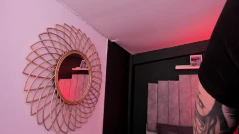 Val  online show from February 18, 7:13 pm