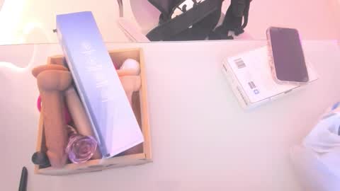    online show from December 5, 12:17 pm