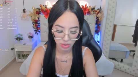    online show from December 5, 12:55 pm