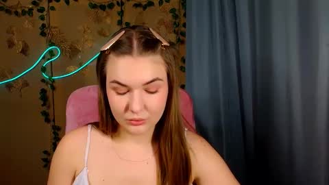 mia_lemm online show from June 2, 7:31 am