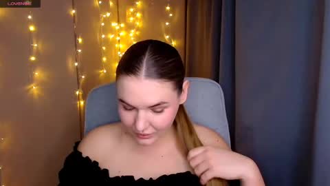 mia_lemm online show from October 13, 8:17 am