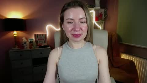 Mia online show from March 9, 5:49 pm