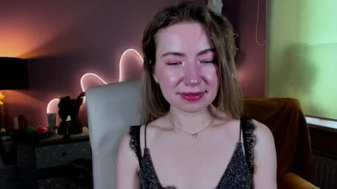 Mia online show from September 27, 8:10 am