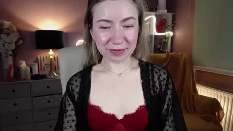 Mia online show from February 2, 7:41 am