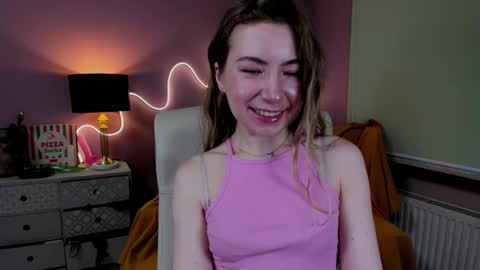 Mia online show from December 4, 7:54 am