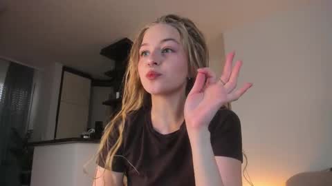 Mia here Appreciate your support online show from October 21, 12:20 pm