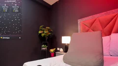 Snapshot of mia_milff chatting on February 28, 7:14 pm MIA online show from February 28, 7:14 pm