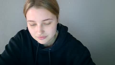 Snapshot of mia_moon27 chatting on September 23, 1:09 pm Mia online show from September 23, 1:09 pm