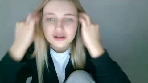 Snapshot of mia_moon27 chatting on September 12, 10:56 am Mia online show from September 12, 10:56 am