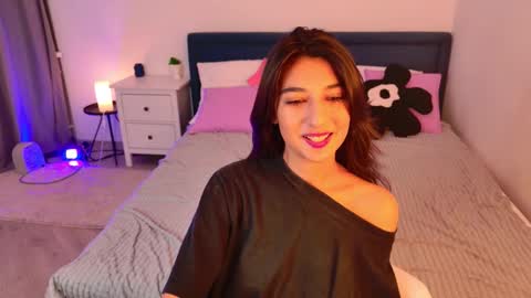 Mia online show from January 12, 3:50 pm