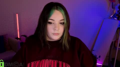 Mia online show from March 30, 2:11 am