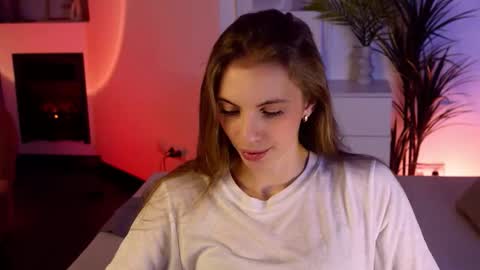 Mia online show from November 28, 6:38 am