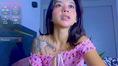 Snapshot of mia_sirenia chatting on October 3, 6:13 pm Mia online show from October 3, 6:13 pm