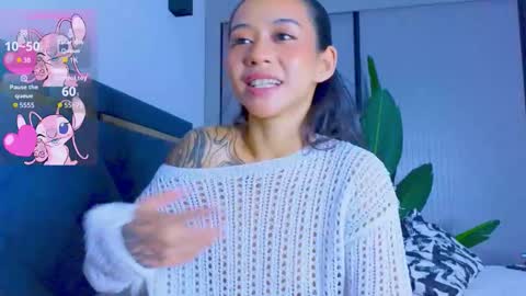 Snapshot of mia_sirenia chatting on September 30, 2:22 pm Mia online show from September 30, 2:22 pm