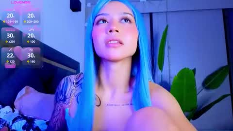 Mia online show from February 14, 9:06 pm