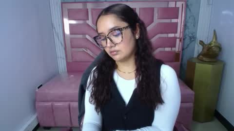 Mia  online show from February 4, 1:47 pm