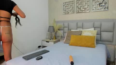 mia_tentacion__ online show from May 17, 9:36 pm