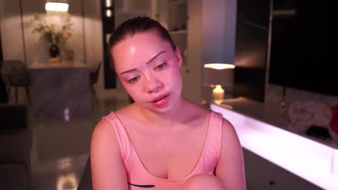 VixenMia online show from November 24, 4:25 am