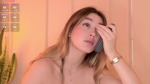 Mia White  online show from May 18, 1:06 pm