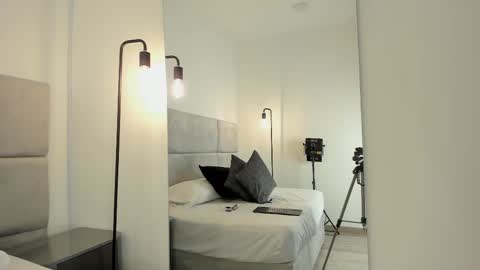 Mia  online show from February 26, 4:22 am