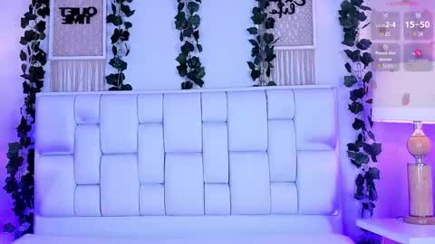 Mia online show from March 3, 11:27 am