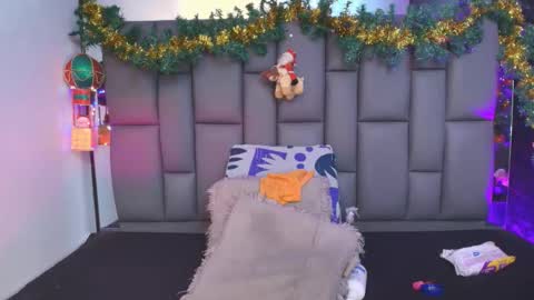 Mia online show from December 1, 12:09 pm