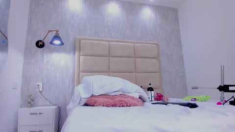 Mia  online show from November 7, 12:49 am