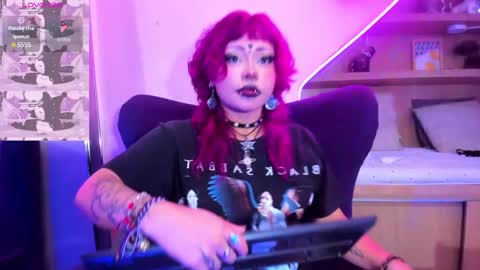 Mia online show from February 13, 1:05 pm