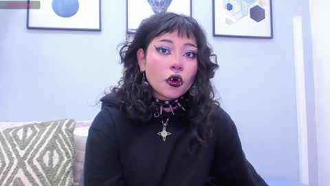 Mia online show from January 18, 12:36 pm