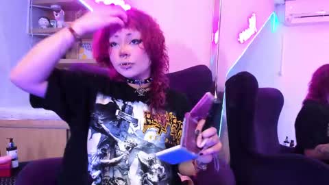 Mia online show from March 1, 12:45 pm