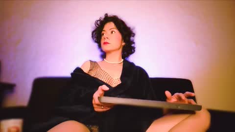 Snapshot of miabeautyxxx chatting on February 11, 10:47 am miabeautyxxx online show from February 11, 10:47 am