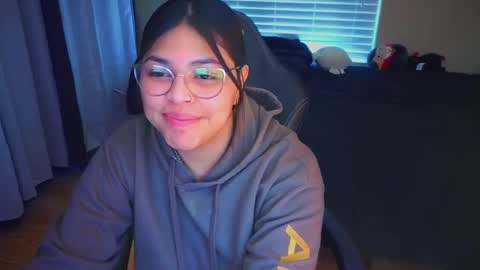 Snapshot of miacanela_xo chatting on February 22, 11:54 pm Mia online show from February 22, 11:54 pm