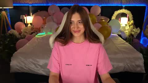 Mia online show from July 4, 2:24 pm