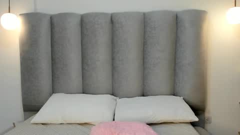 miacleark online show from December 14, 9:20 pm