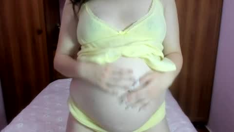Mia online show from June 16, 8:48 am