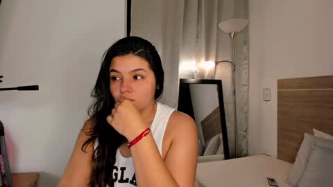 Snapshot of miadanielss chatting on January 21, 3:04 am IG Yojanagomez online show from January 21, 3:04 am