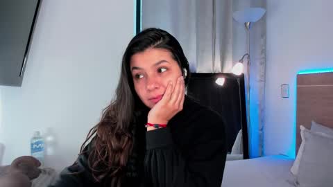 Snapshot of miadanielss chatting on February 17, 12:27 pm IG Yojanagomez online show from February 17, 12:27 pm