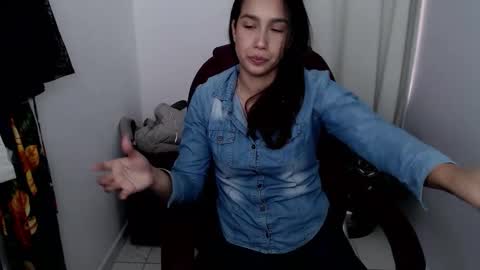 miadesir online show from February 11, 7:04 pm