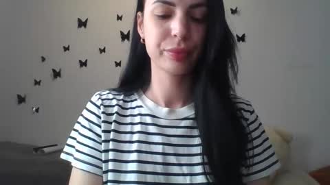 Mia online show from June 2, 10:00 pm