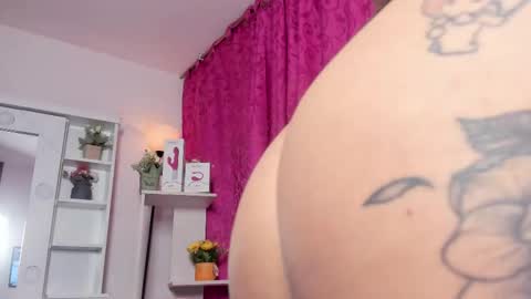 miafox_03 online show from March 26, 10:11 pm
