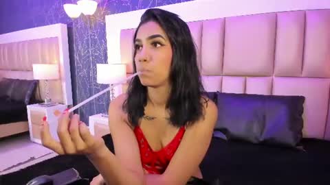 Mia online show from June 11, 12:32 am